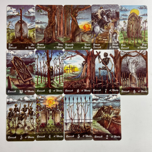 Подарочный набор таро - Кладбищенское таро, книга + карты (Necropolis Tarot)
