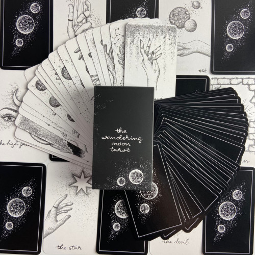 Карты Таро - Блуждающей Луны, уменьшенная (The Wandering Moon Tarot) Карты Таро - Блуждающей Луны, уменьшенная (The Wandering Moon Tarot)