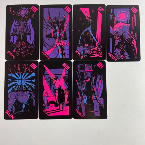Карты Таро - Неоновая Луна, уменьшенная (The Neon Moon Tarot Deck) Карты Таро - Неоновая Луна, уменьшенная (The Neon Moon Tarot Deck)