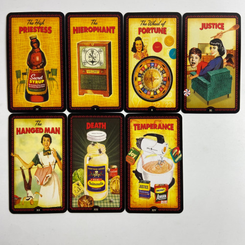 Карты Таро - Домохозяек, уменьшенная (The Housewives Tarot) Карты Таро - Домохозяек, уменьшенная (The Housewives Tarot)