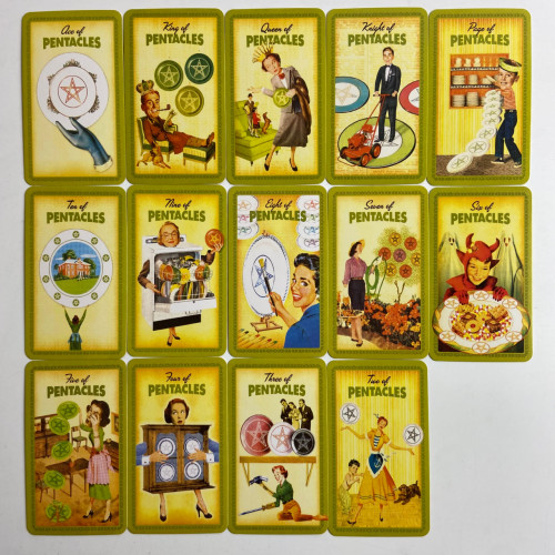 Карты Таро - Домохозяек, уменьшенная (The Housewives Tarot) Карты Таро - Домохозяек, уменьшенная (The Housewives Tarot)