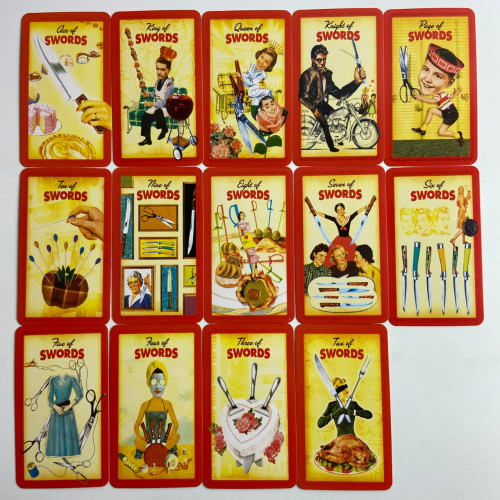Карты Таро - Домохозяек, уменьшенная (The Housewives Tarot) Карты Таро - Домохозяек, уменьшенная (The Housewives Tarot)